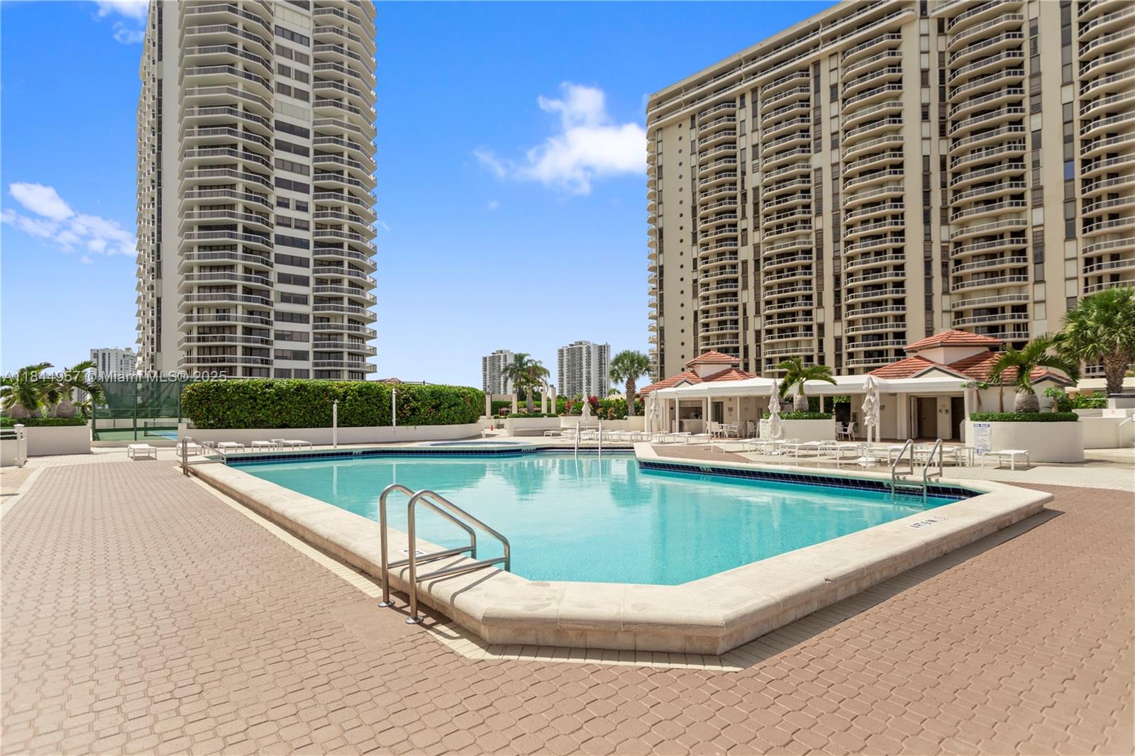 Photo of 20185 Country Club Dr  #502, Aventura, Florida, 33180 - 