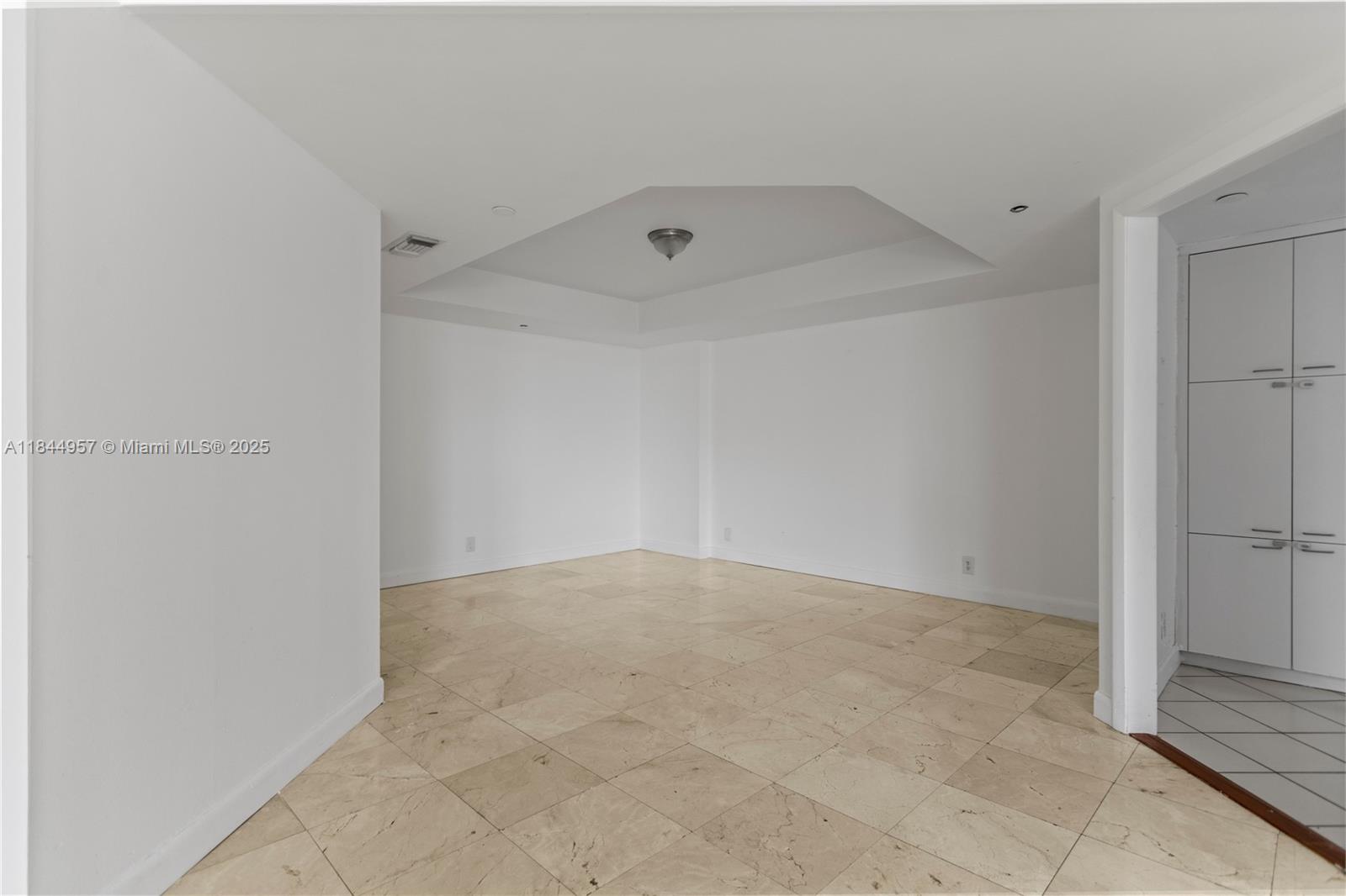 Photo of 20185 Country Club Dr #502, Aventura, Florida, 33180 -