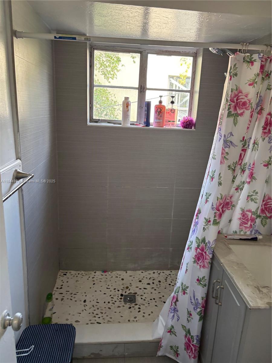 See details / 1962 sq. ft. $ 2025-07-22 0 Photo
