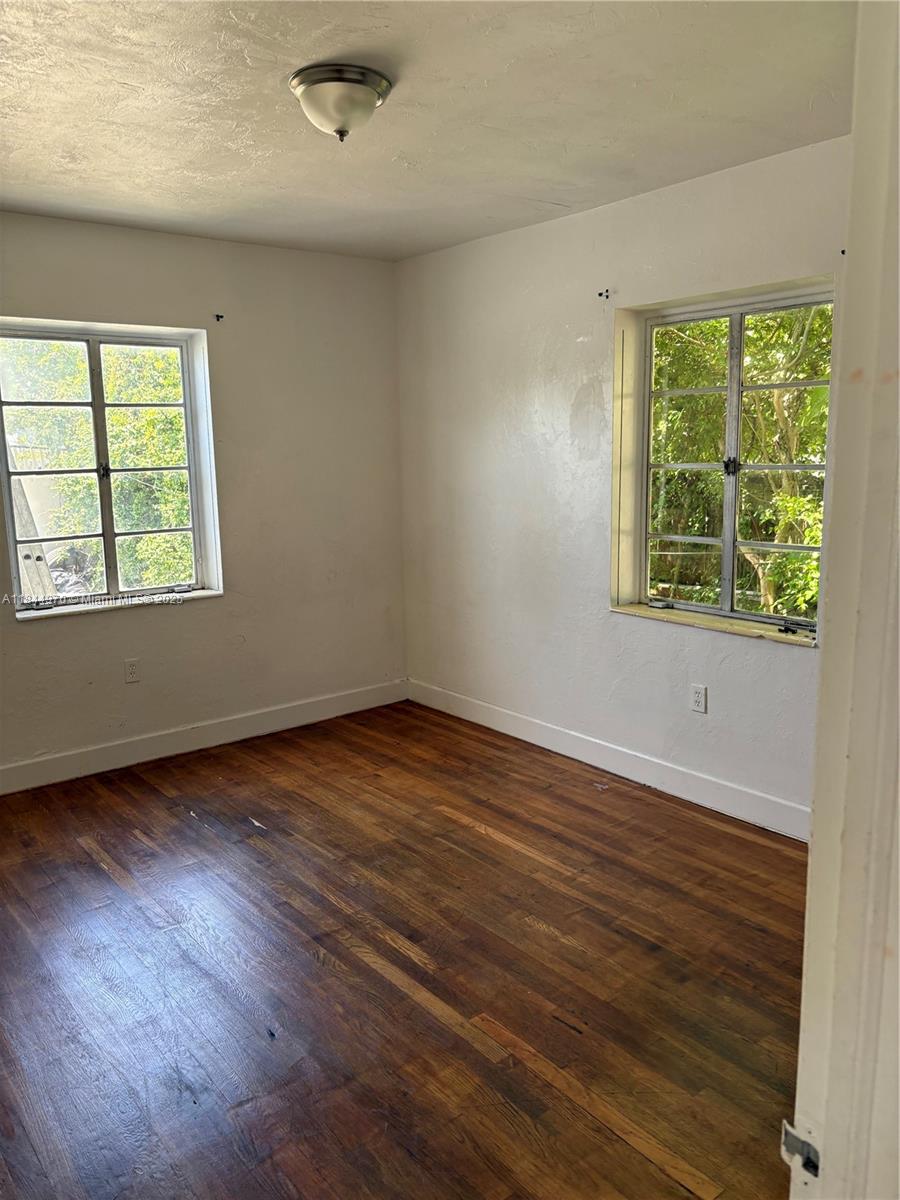 See details / 1962 sq. ft. $ 2025-07-22 0 Photo