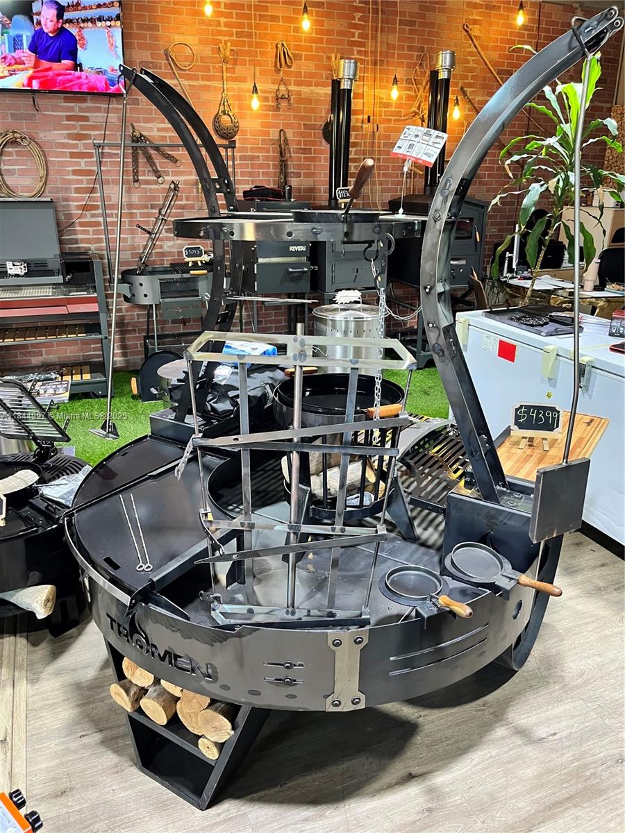 See details / sq. ft. $ 2025-08-27 0 Photo