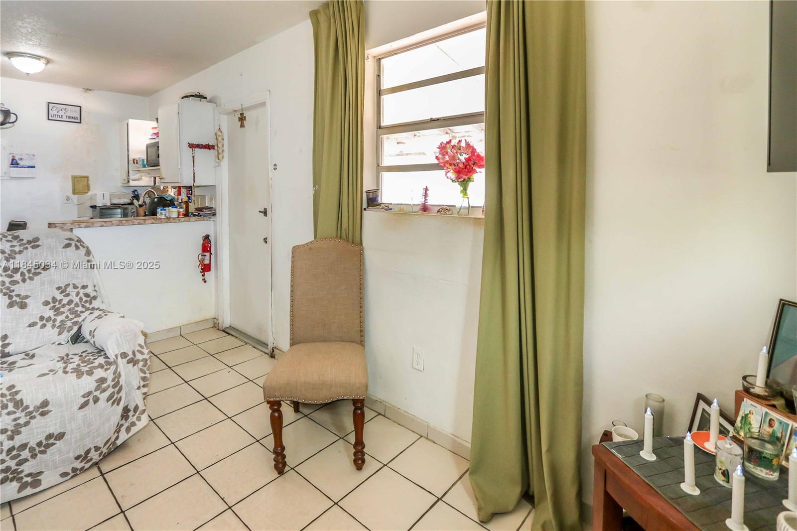 Ver detalles / 1200 sq. ft. $ 2025-07-22 0 foto