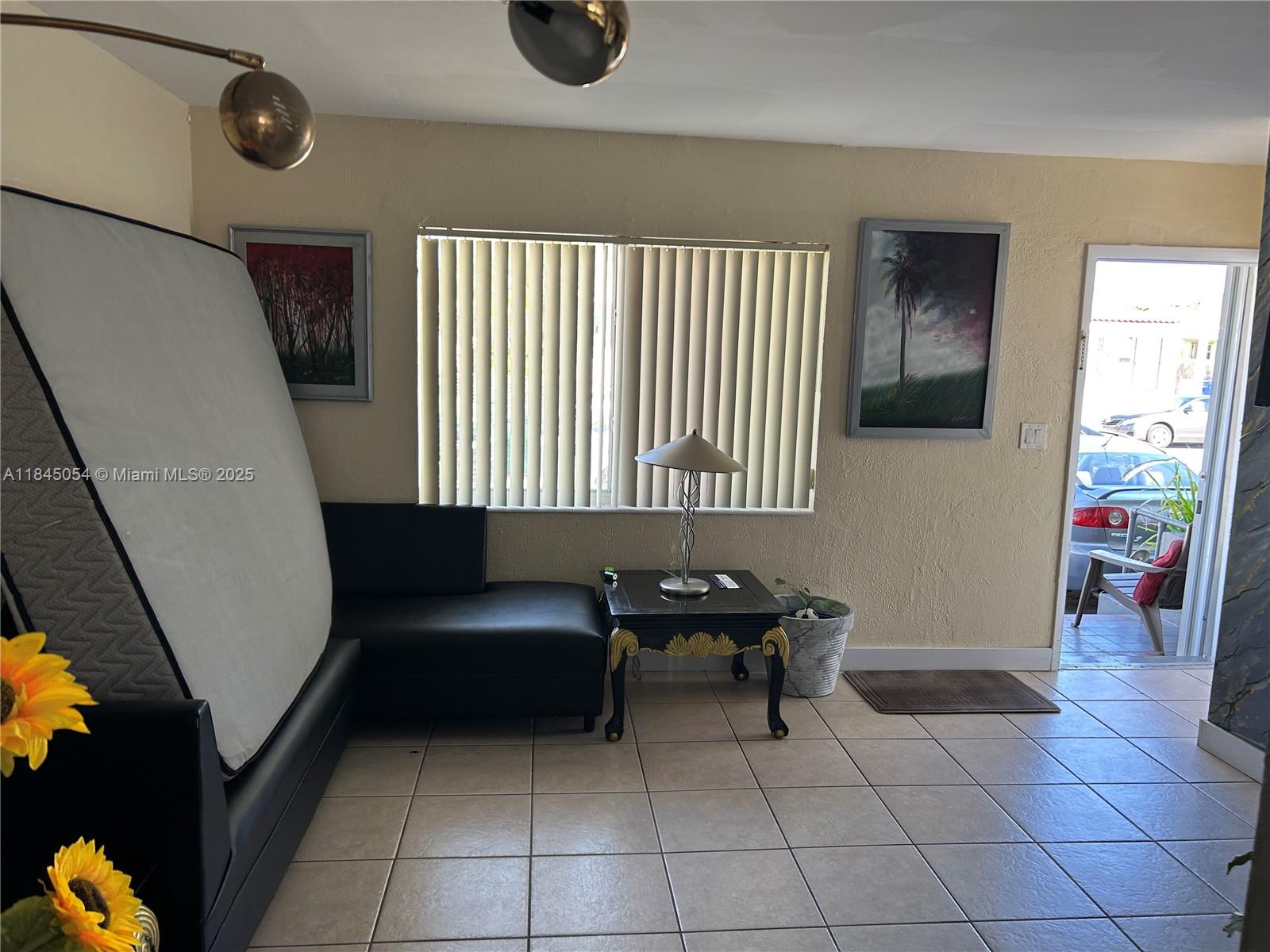 Ver detalles / 1905 sq. ft. $ 2025-07-22 0 foto