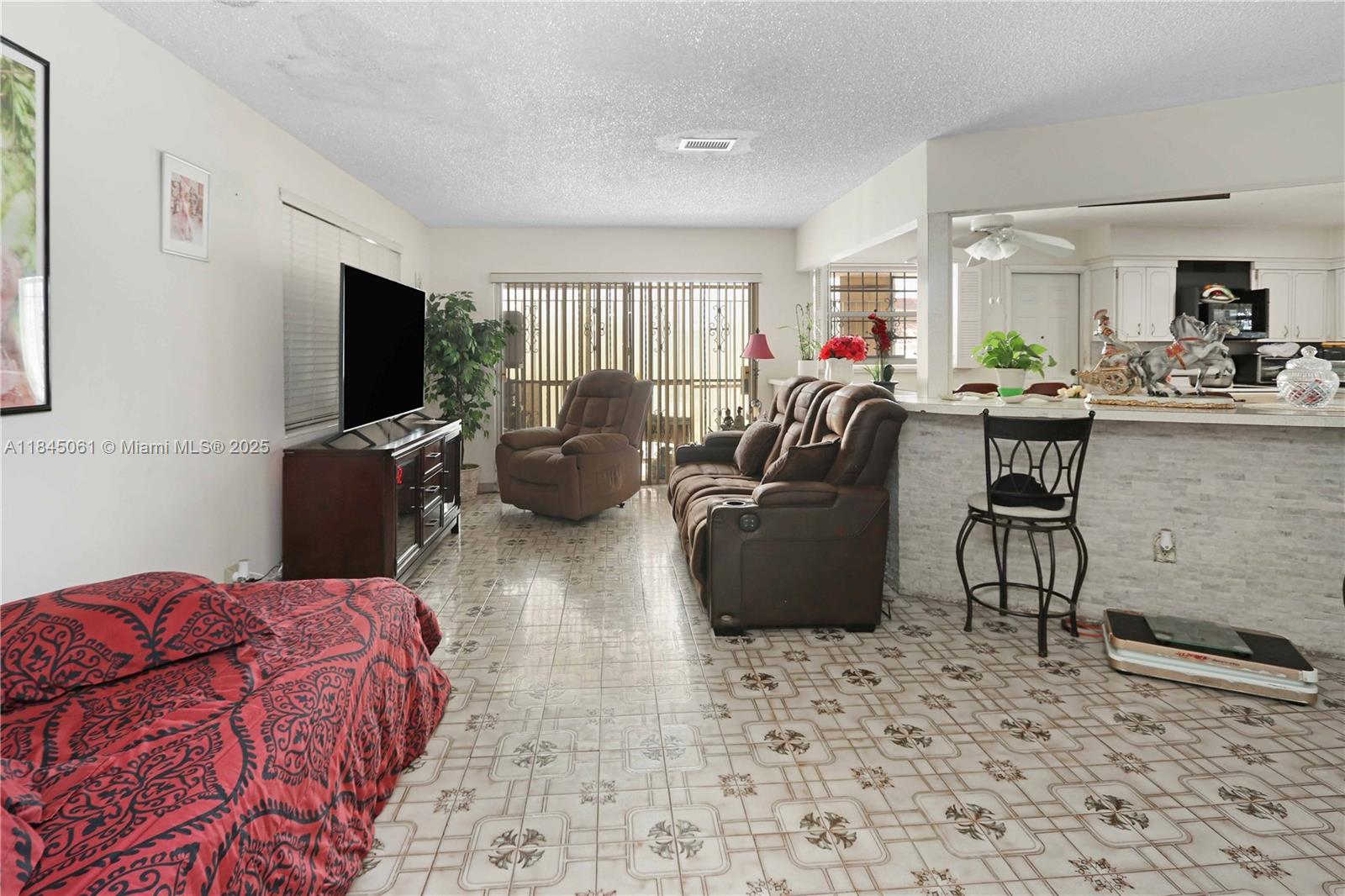 See details / sq. ft. $ 2025-07-22 0 Photo