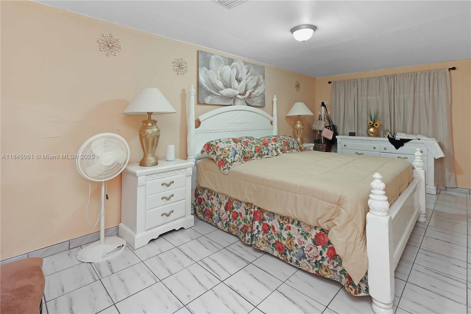 See details / sq. ft. $ 2025-07-22 0 Photo