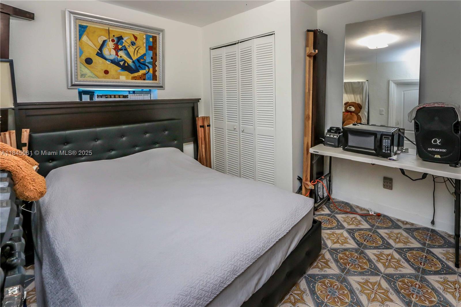 See details / sq. ft. $ 2025-07-22 0 Photo