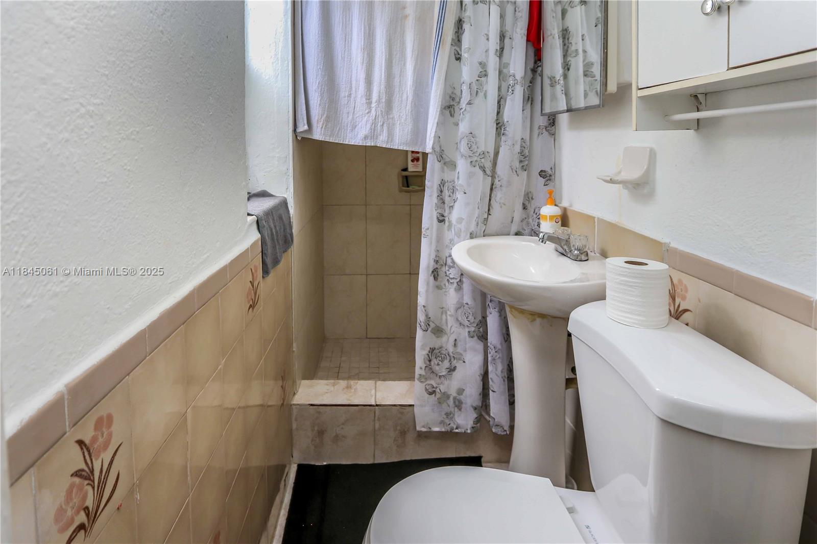 See details / sq. ft. $ 2025-07-22 0 Photo