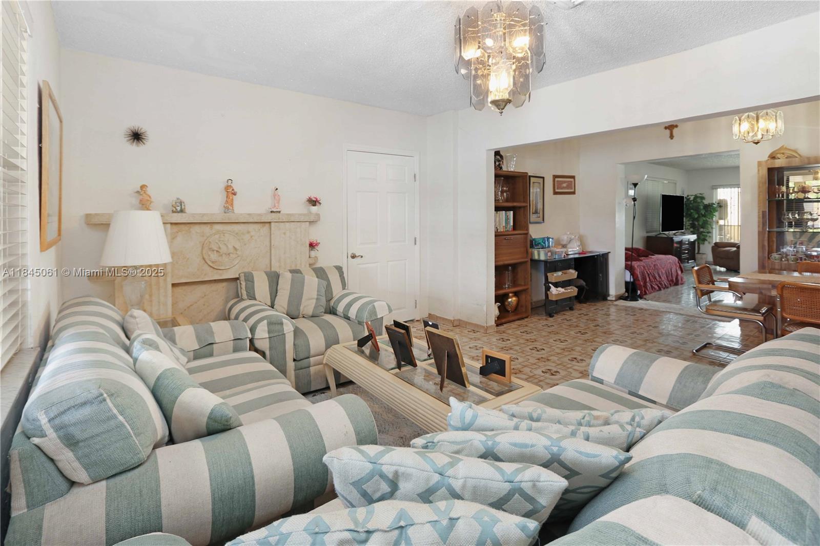 See details / sq. ft. $ 2025-07-22 0 Photo