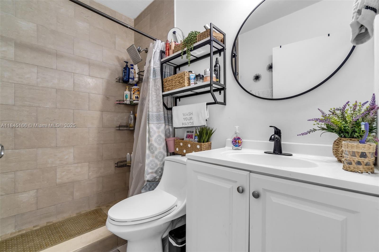 See details / 3228 sq. ft. $ 2025-07-22 0 Photo