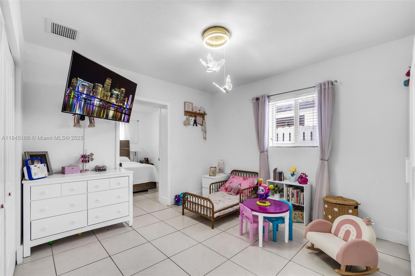 See details / 3228 sq. ft. $ 2025-07-22 0 Photo