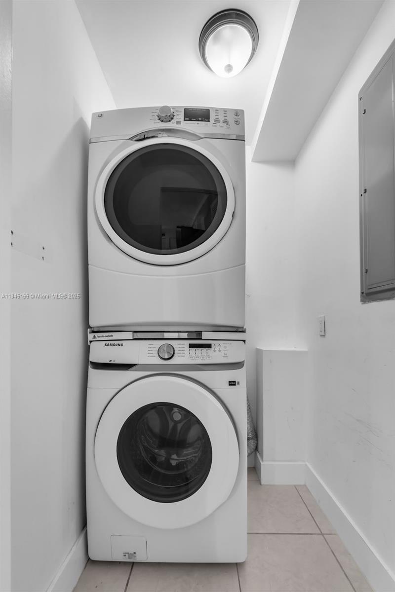 See details / 3228 sq. ft. $ 2025-07-22 0 Photo