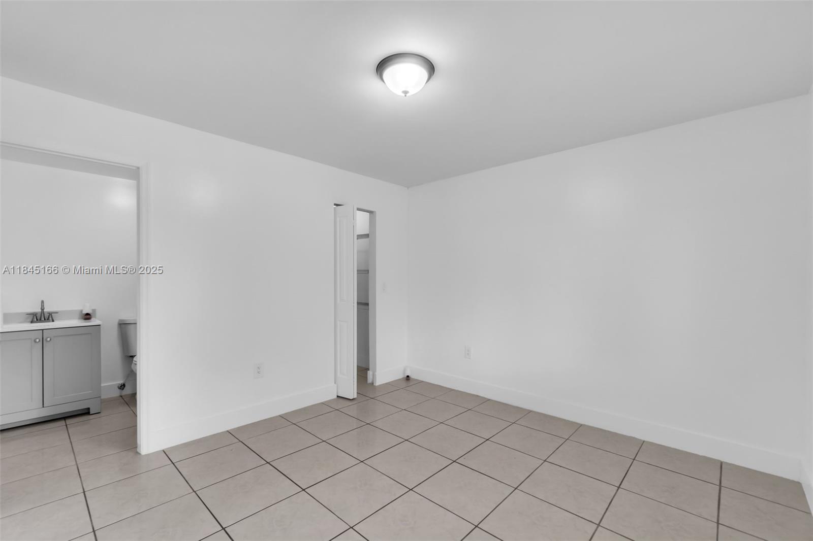 See details / 3228 sq. ft. $ 2025-07-22 0 Photo