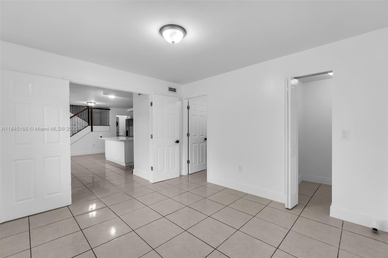 See details / 3228 sq. ft. $ 2025-07-22 0 Photo