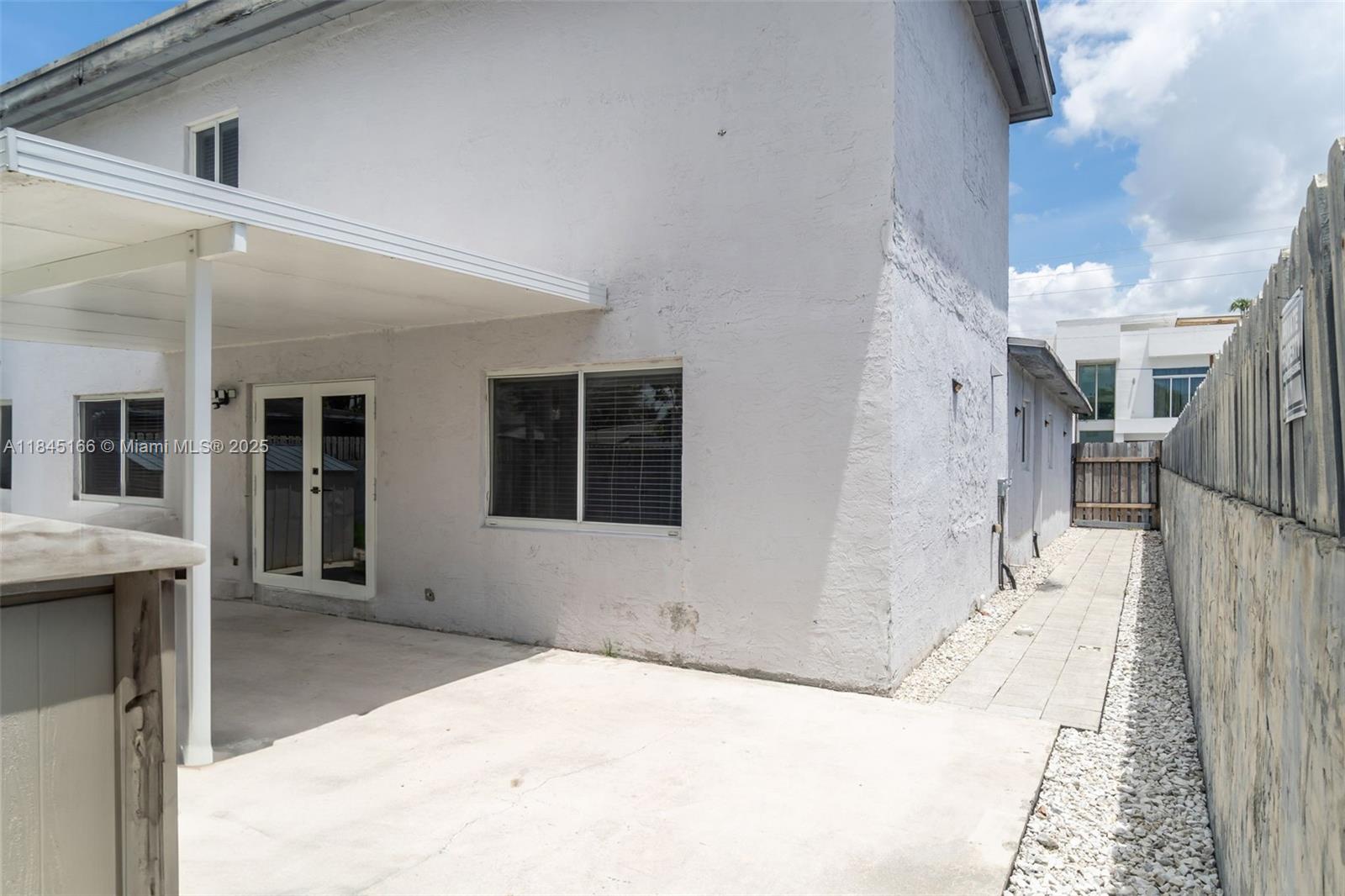 See details / 3228 sq. ft. $ 2025-07-22 0 Photo
