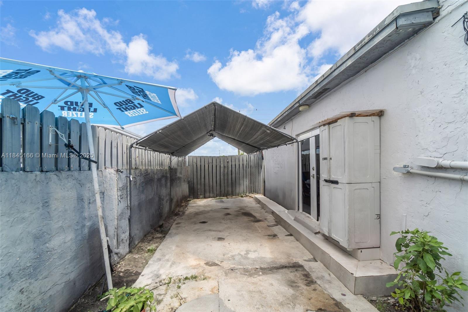 See details / 3228 sq. ft. $ 2025-07-22 0 Photo