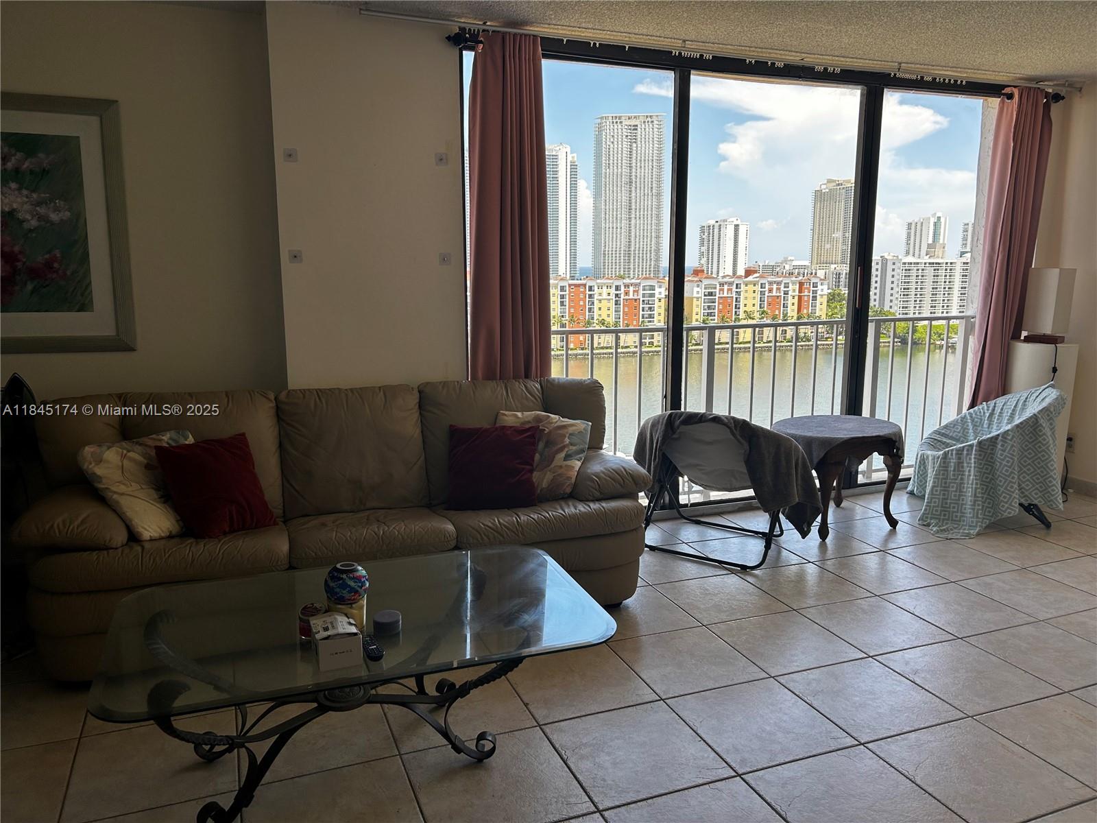 See details 1415 0 / 1 732 sq. ft. $ 2025-07-22 0 Photo