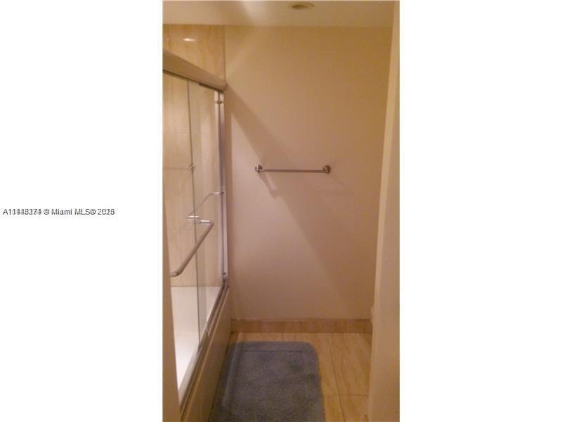 See details 1415 0 / 1 732 sq. ft. $ 2025-07-22 0 Photo