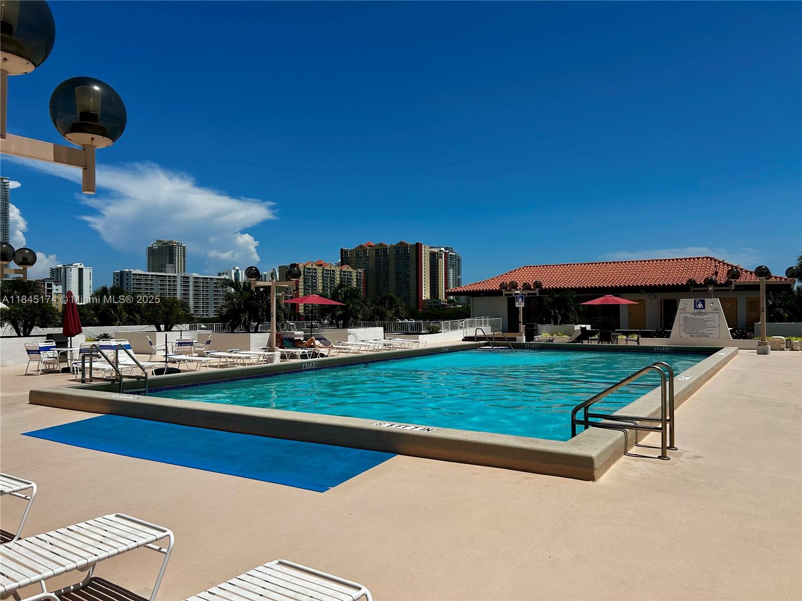 See details 1415 0 / 1 732 sq. ft. $ 2025-07-22 0 Photo