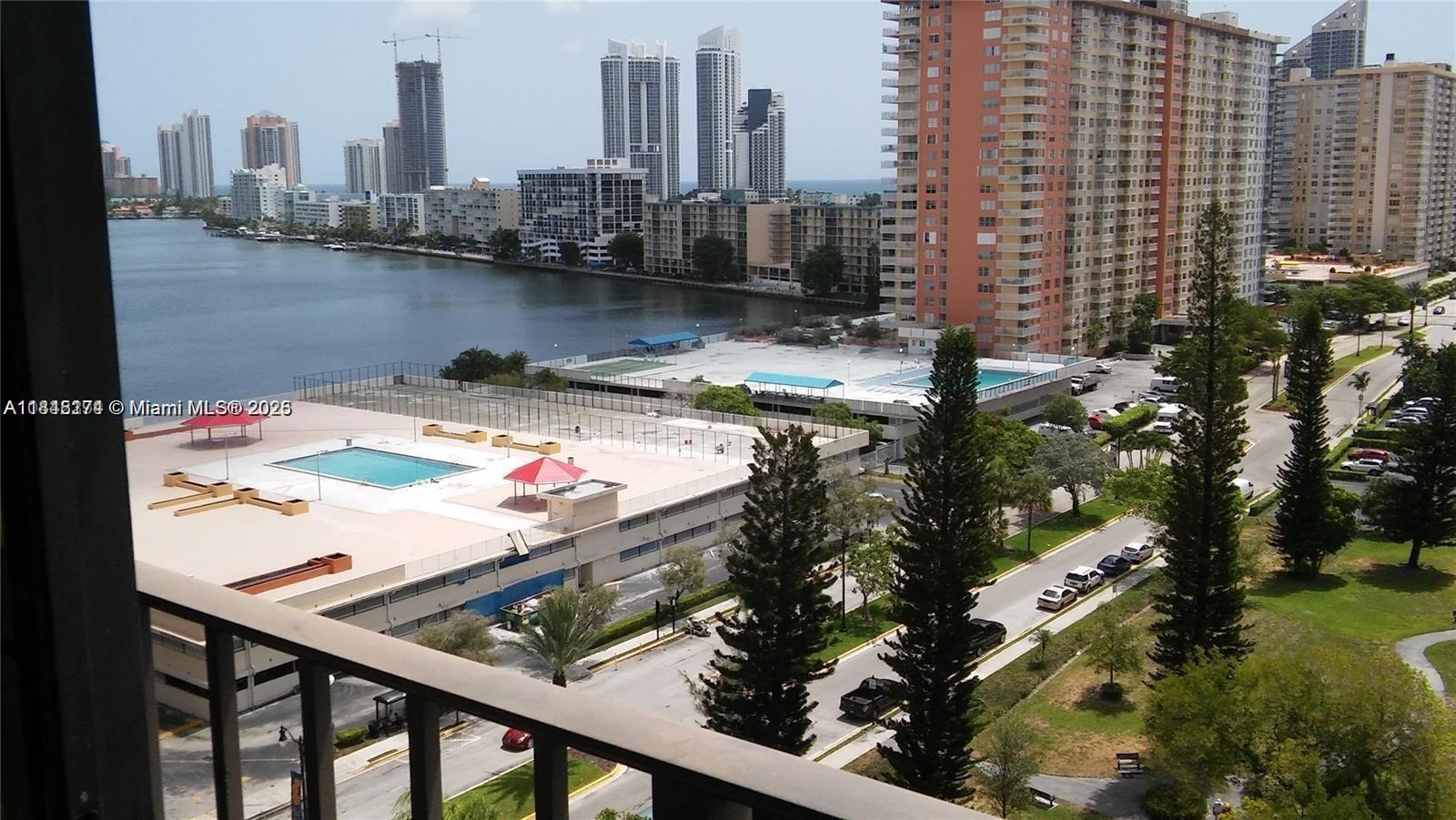 See details 1415 0 / 1 732 sq. ft. $ 2025-07-22 0 Photo