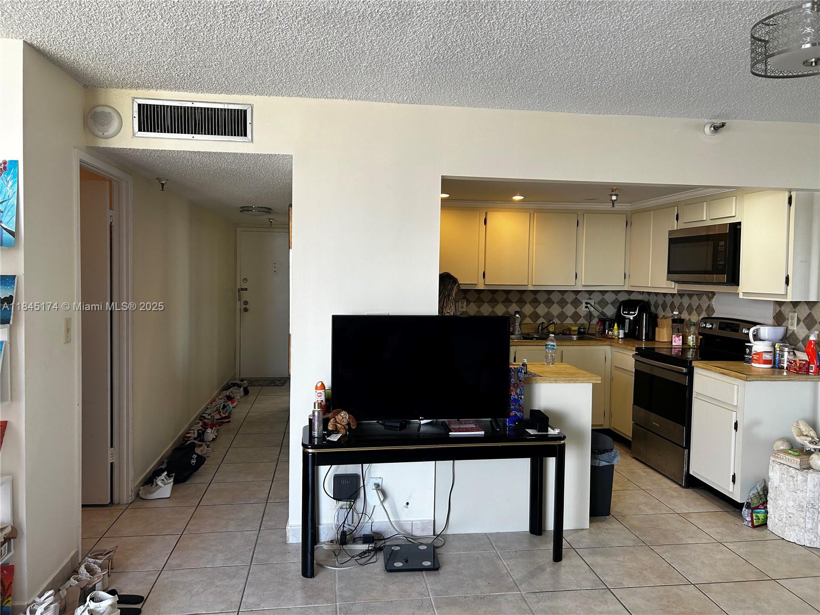 See details 1415 0 / 1 732 sq. ft. $ 2025-07-22 0 Photo