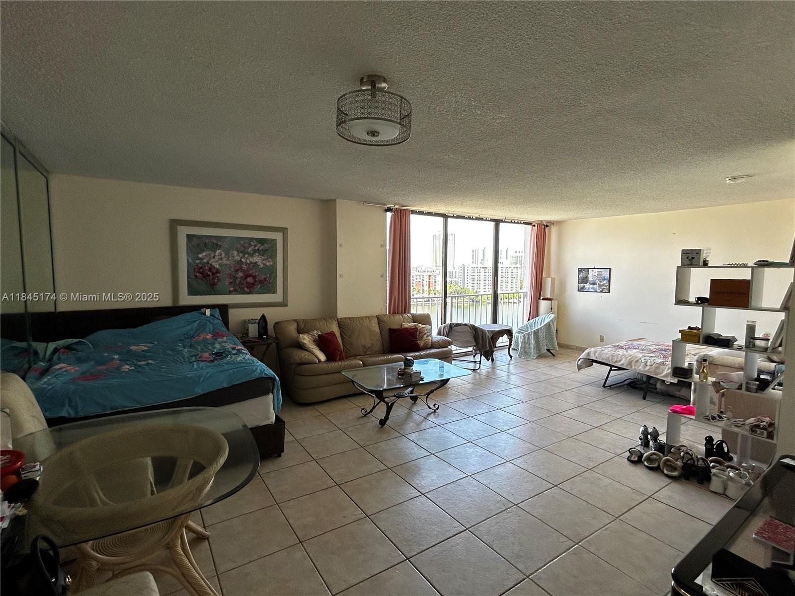 See details 1415 0 / 1 732 sq. ft. $ 2025-07-22 0 Photo