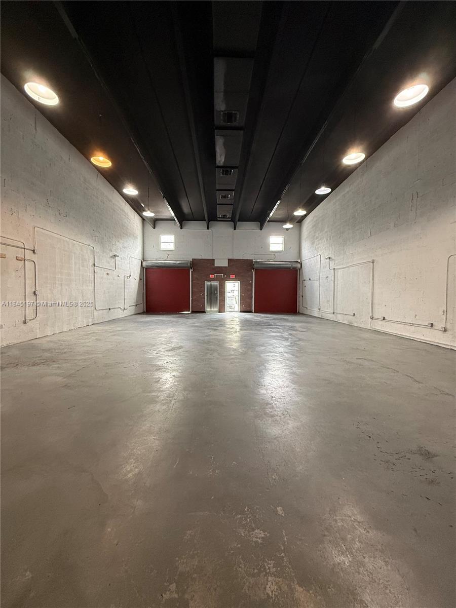 2A  /   sq. ft. $ 2025-07-22 0 foto