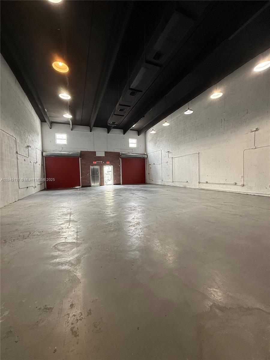 2A  /   sq. ft. $ 2025-07-22 0 foto