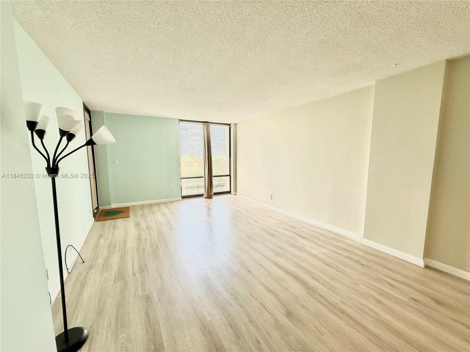 Photo of 1600 Ocean Dr #7B, Hollywood, Florida, 33019 - Floor to ceiling windows