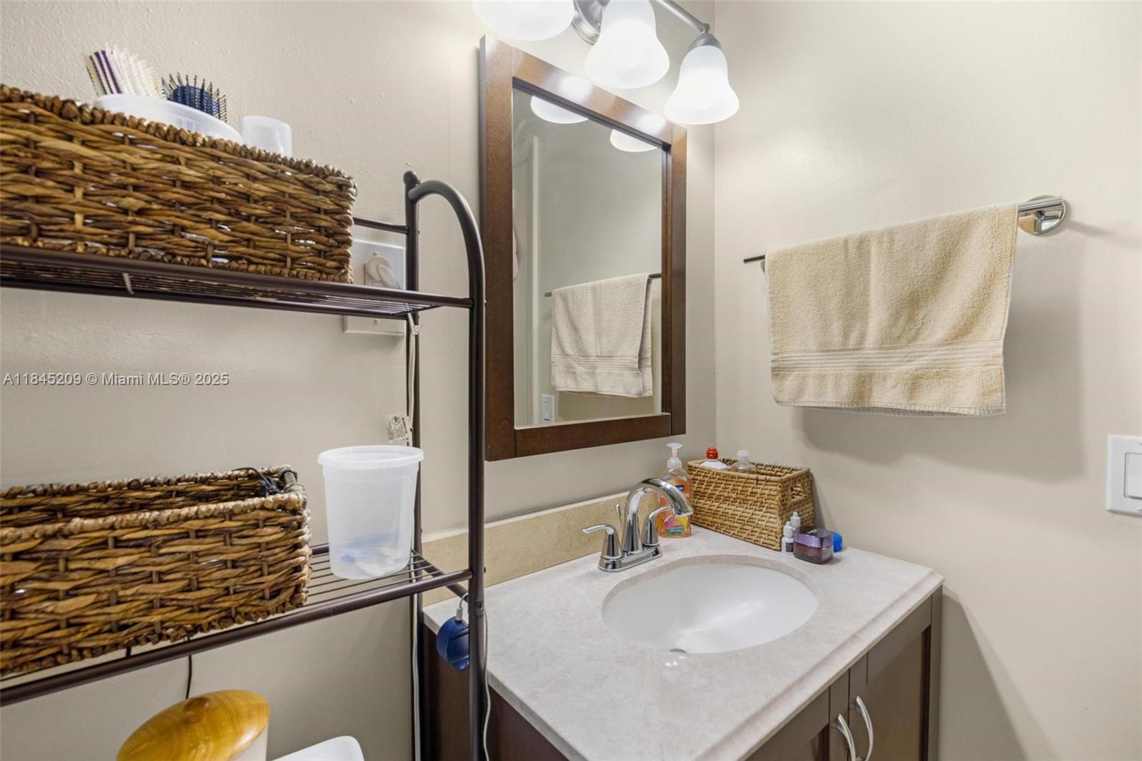 See details / 1828 sq. ft. $ 2025-07-22 0 Photo