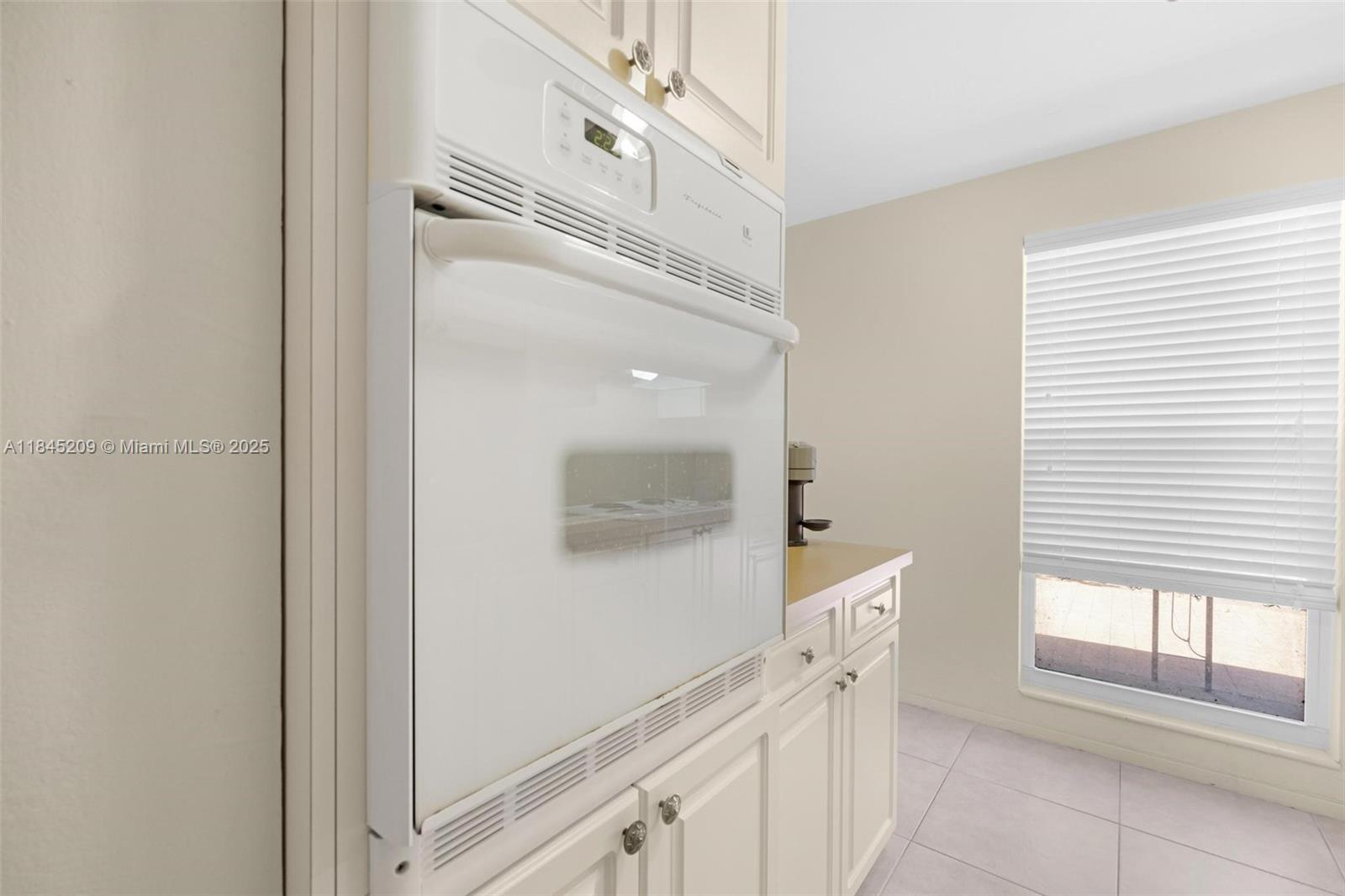 See details / 1828 sq. ft. $ 2025-07-22 0 Photo
