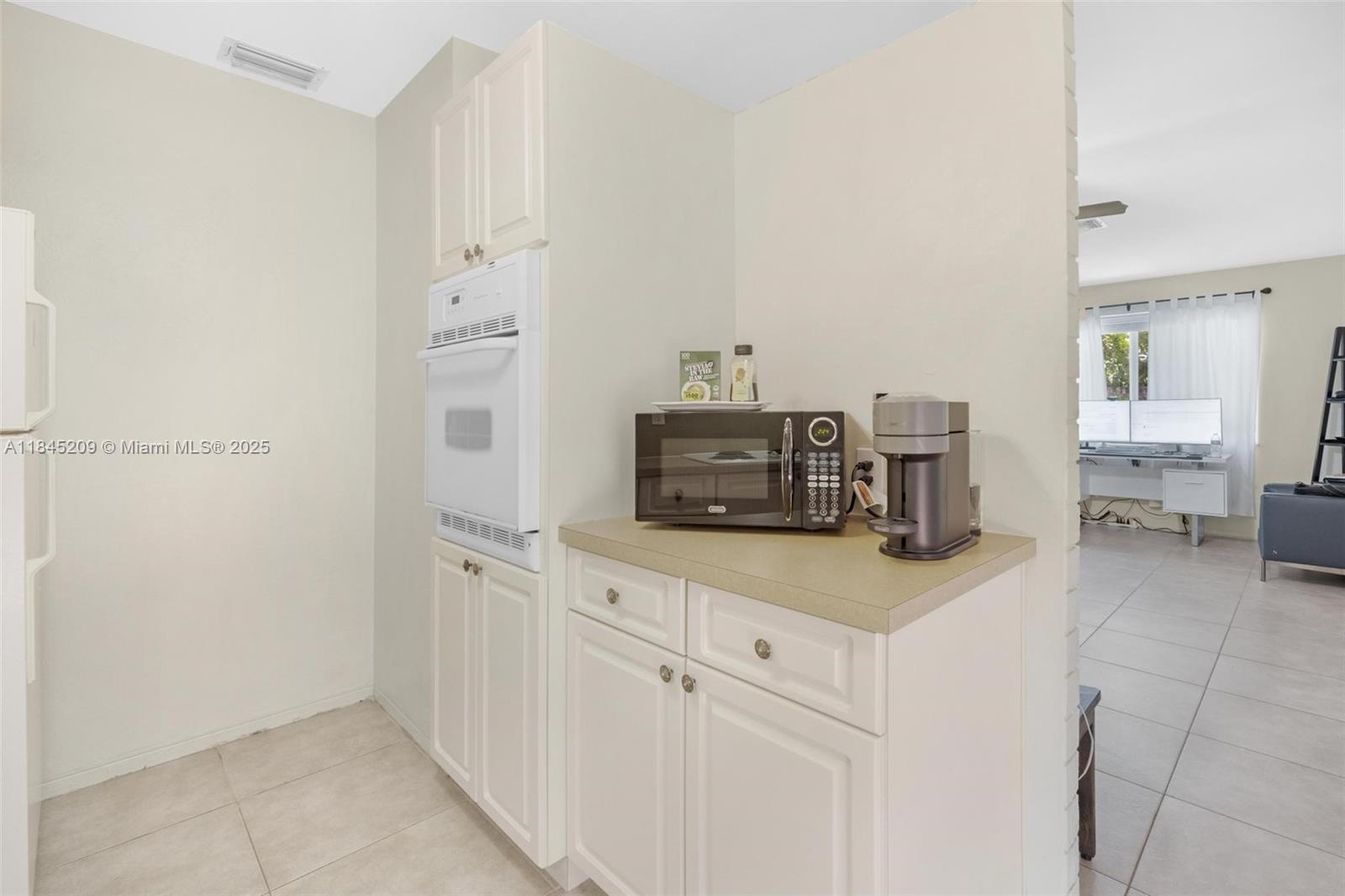 See details / 1828 sq. ft. $ 2025-07-22 0 Photo