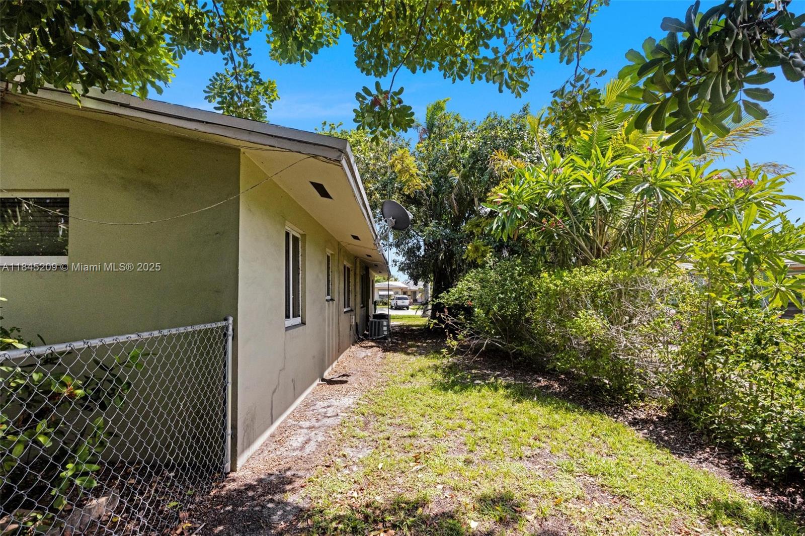 See details / 1828 sq. ft. $ 2025-07-22 0 Photo