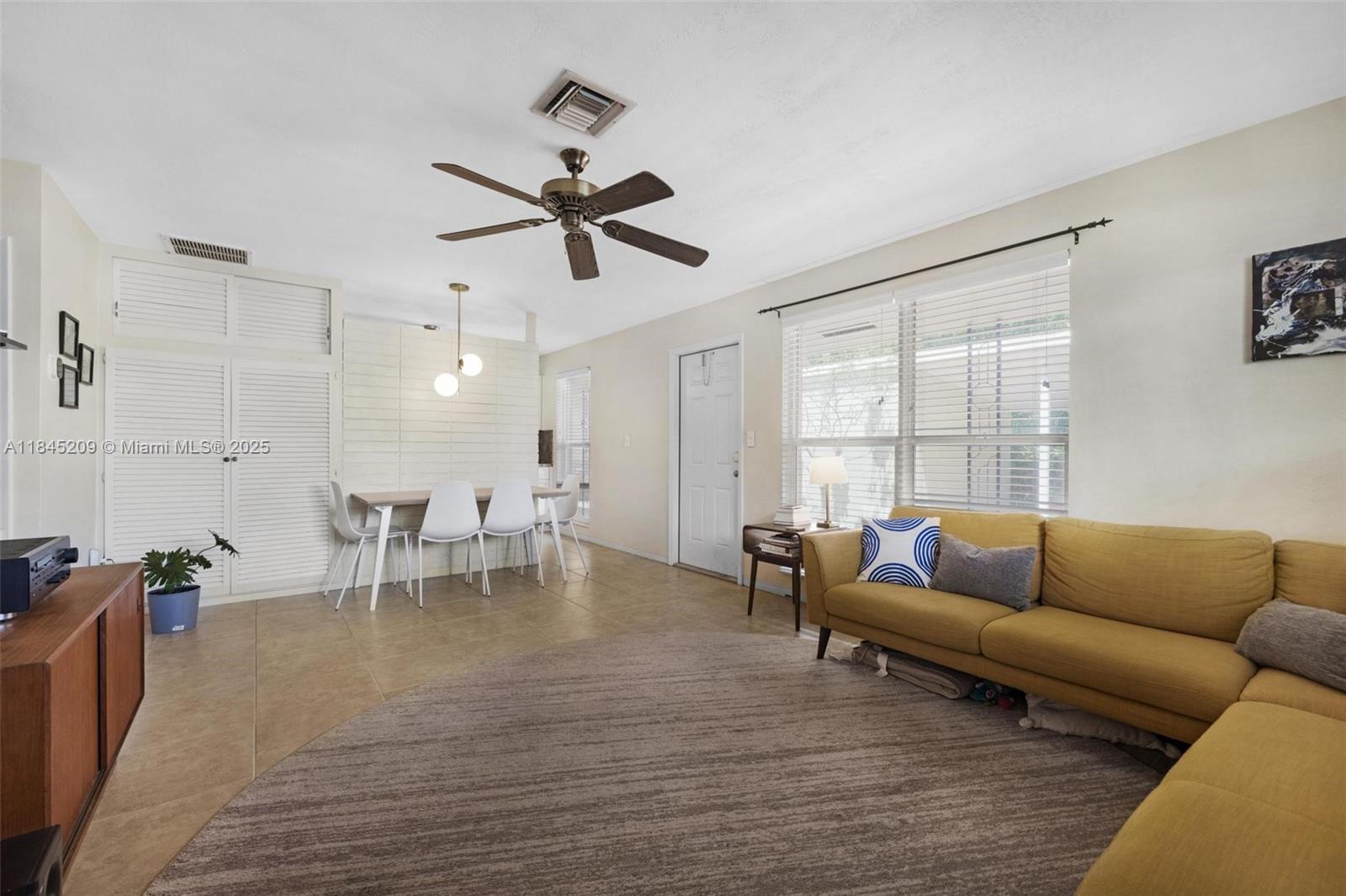 See details / 1828 sq. ft. $ 2025-07-22 0 Photo