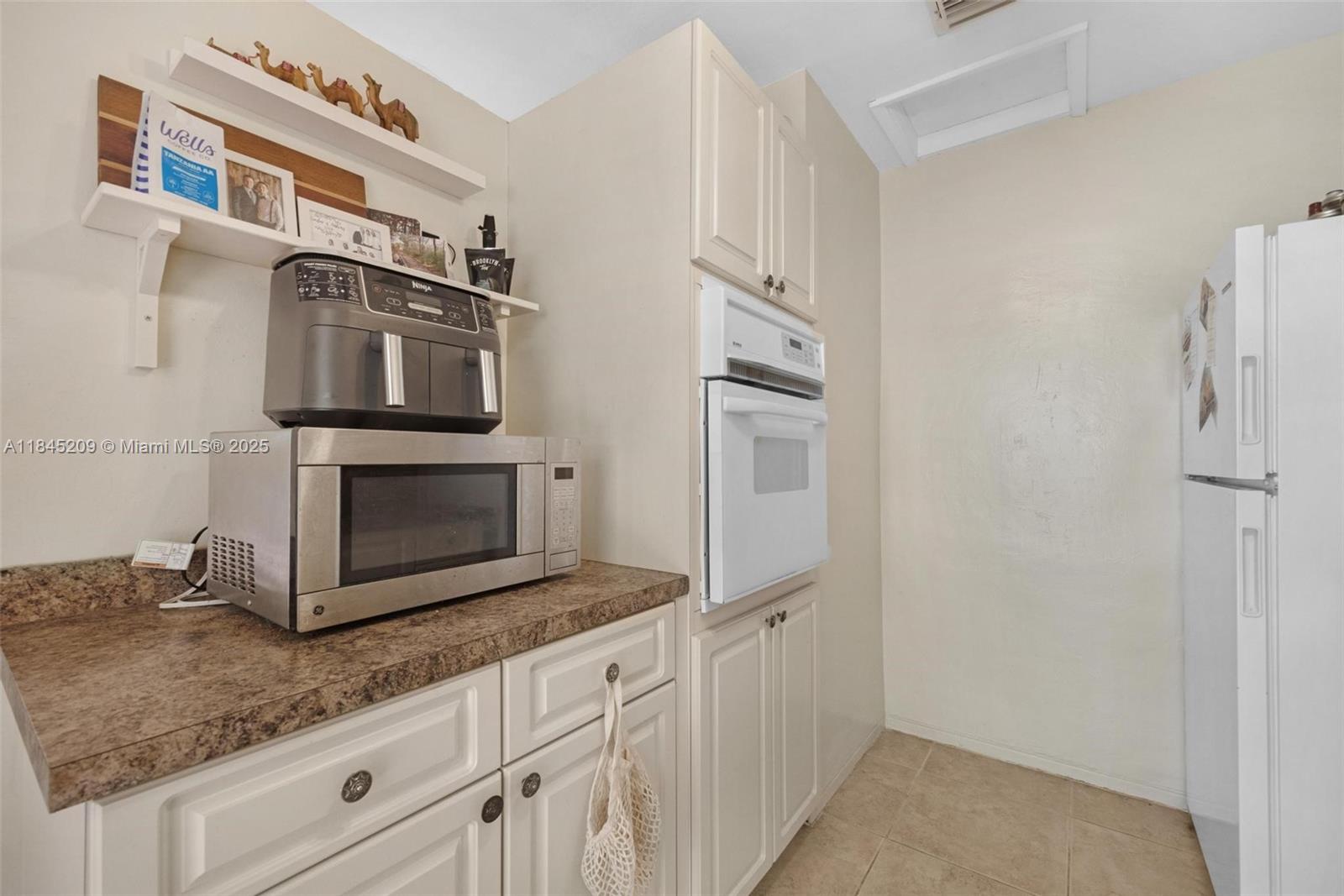 See details / 1828 sq. ft. $ 2025-07-22 0 Photo