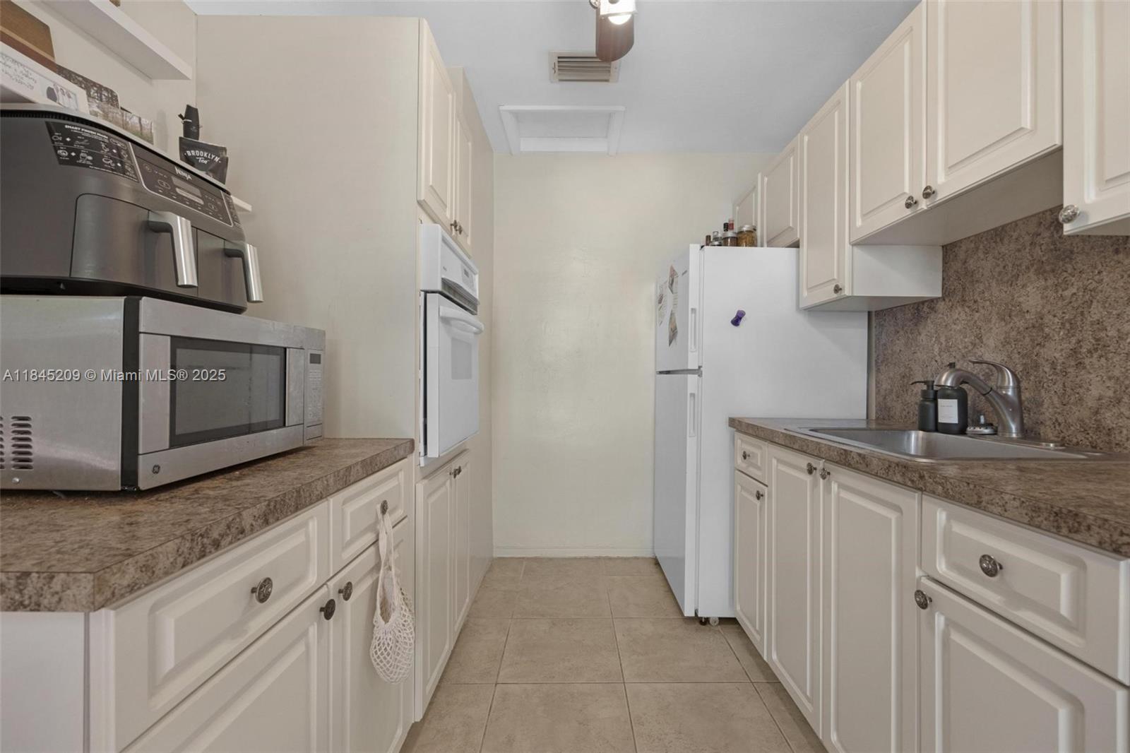 See details / 1828 sq. ft. $ 2025-07-22 0 Photo