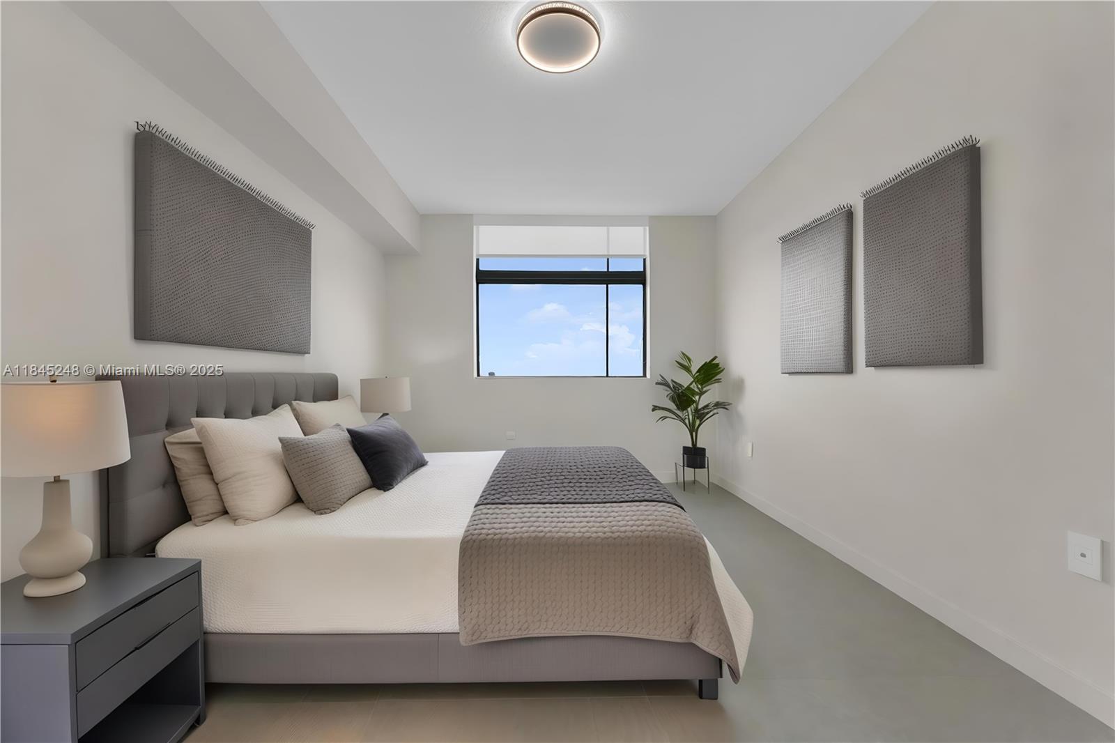 Photo of 140 Dixie Hwy  #735, Hollywood, Florida, 33020 - staged 2nd bedroom