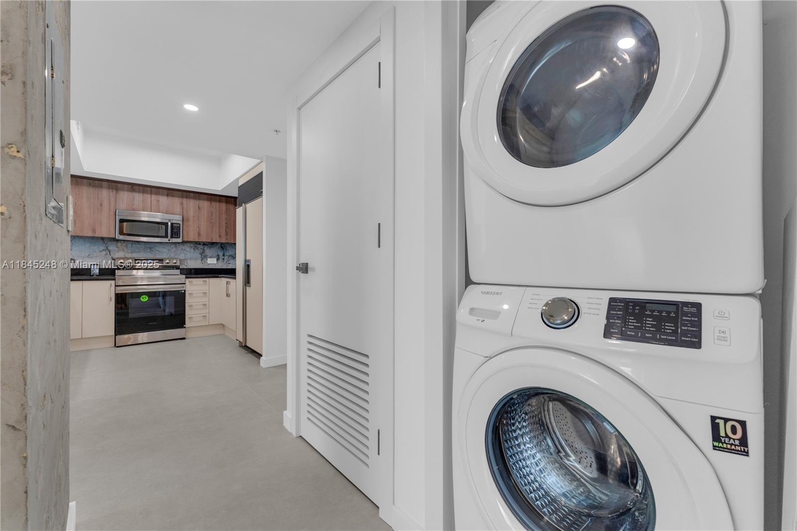 Photo of 140 Dixie Hwy  #735, Hollywood, Florida, 33020 - 