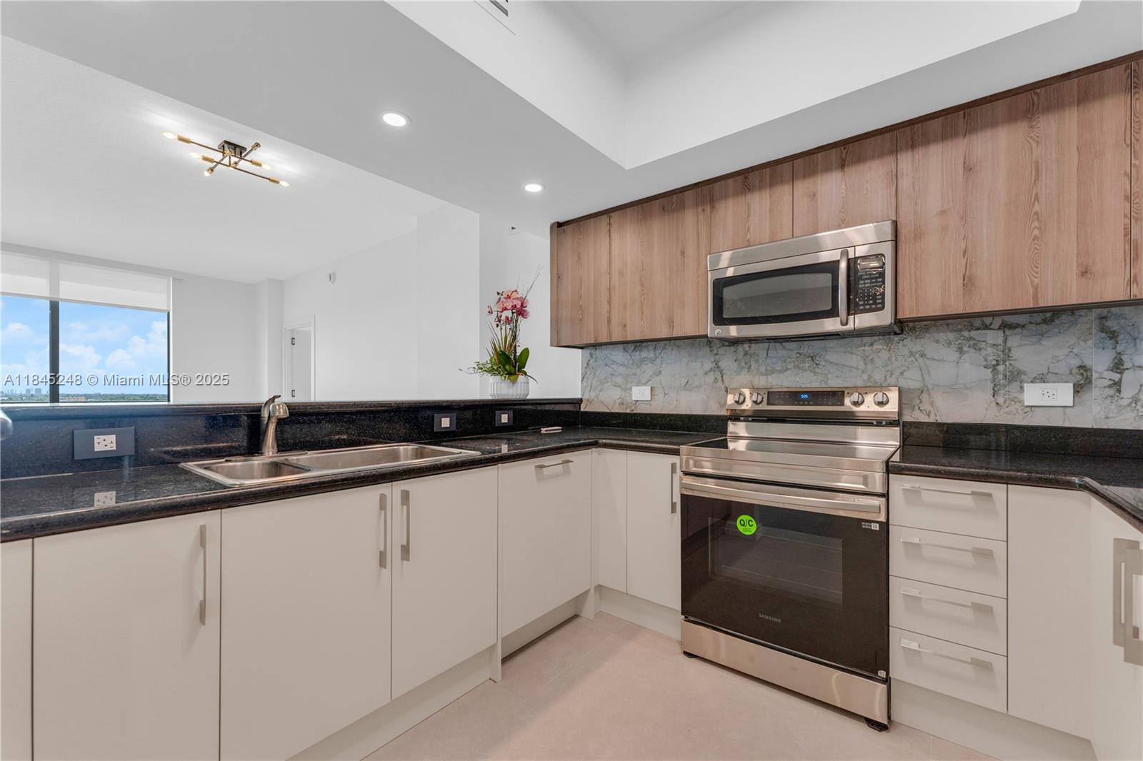 Photo of 140 Dixie Hwy  #735, Hollywood, Florida, 33020 - 