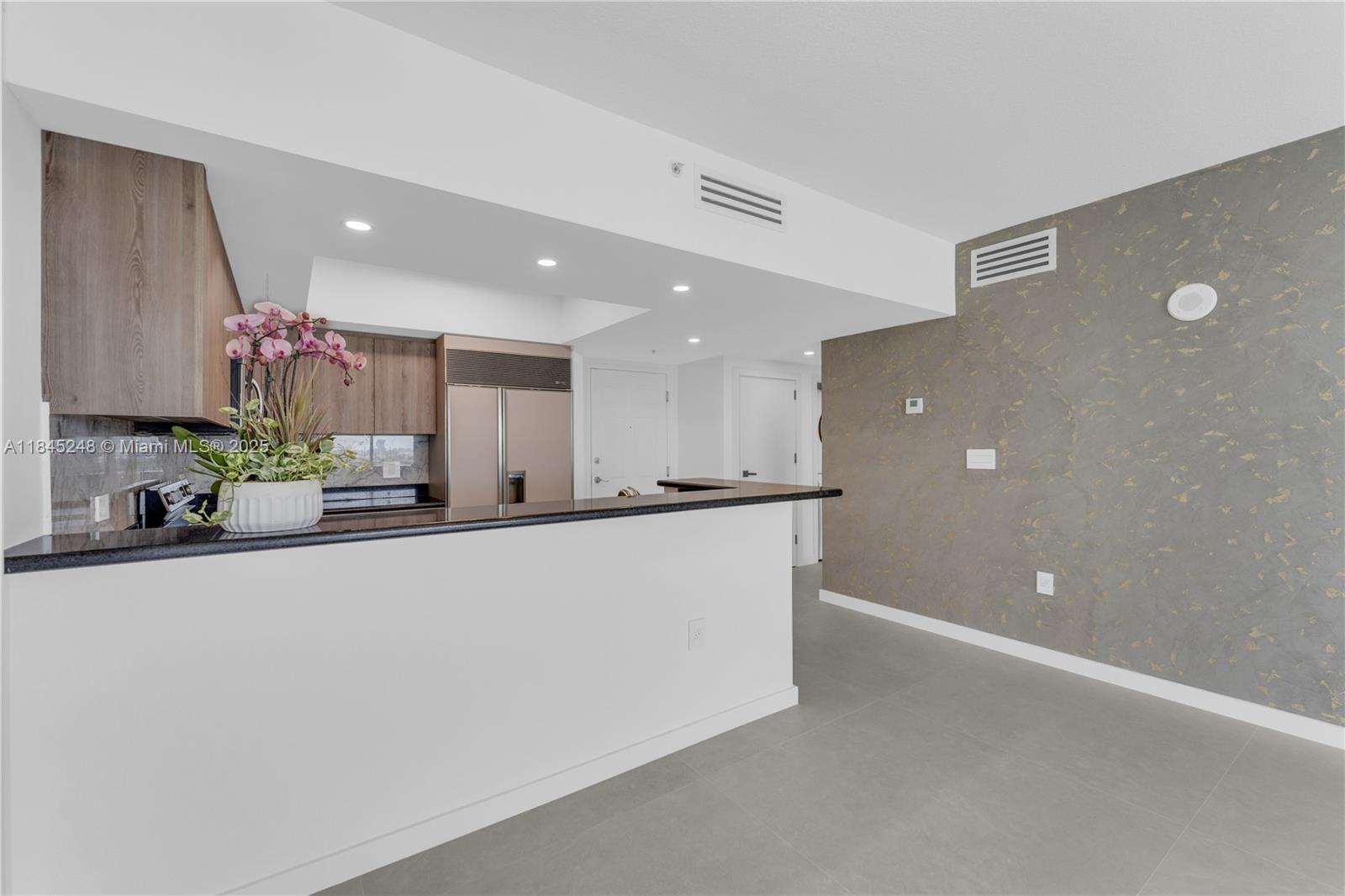 Photo of 140 Dixie Hwy  #735, Hollywood, Florida, 33020 - 