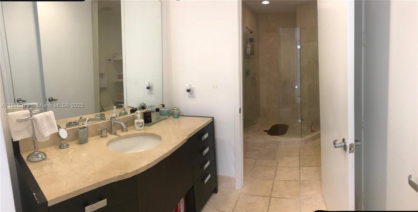 See details 3302 1 / 2 958 sq. ft. $ 2025-07-22 0 Photo