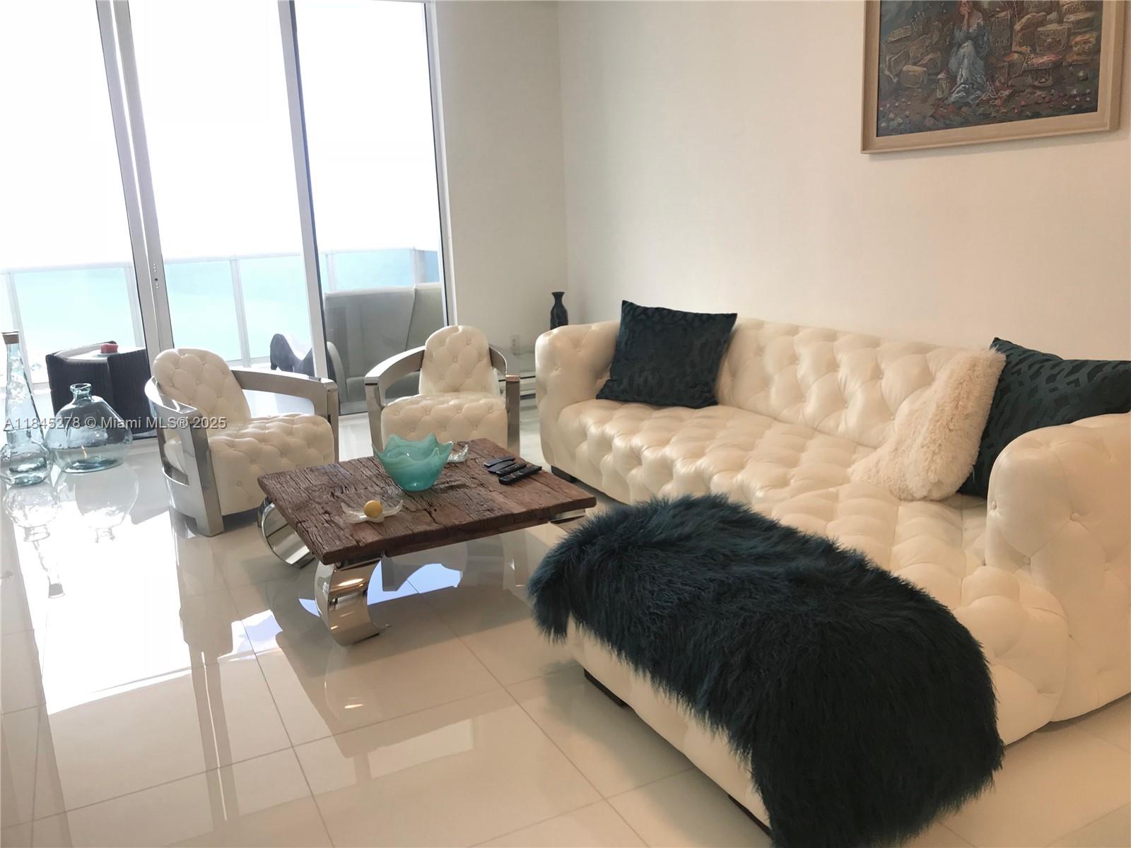 See details 3302 1 / 2 958 sq. ft. $ 2025-07-22 0 Photo
