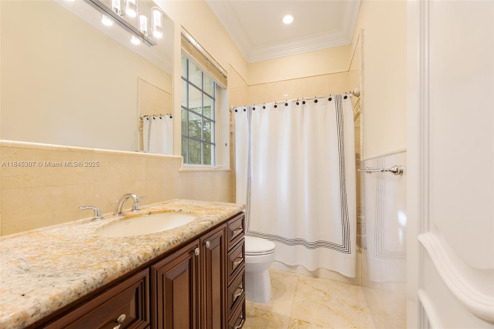 Ver detalles / sq. ft. $ 2025-07-22 0 foto
