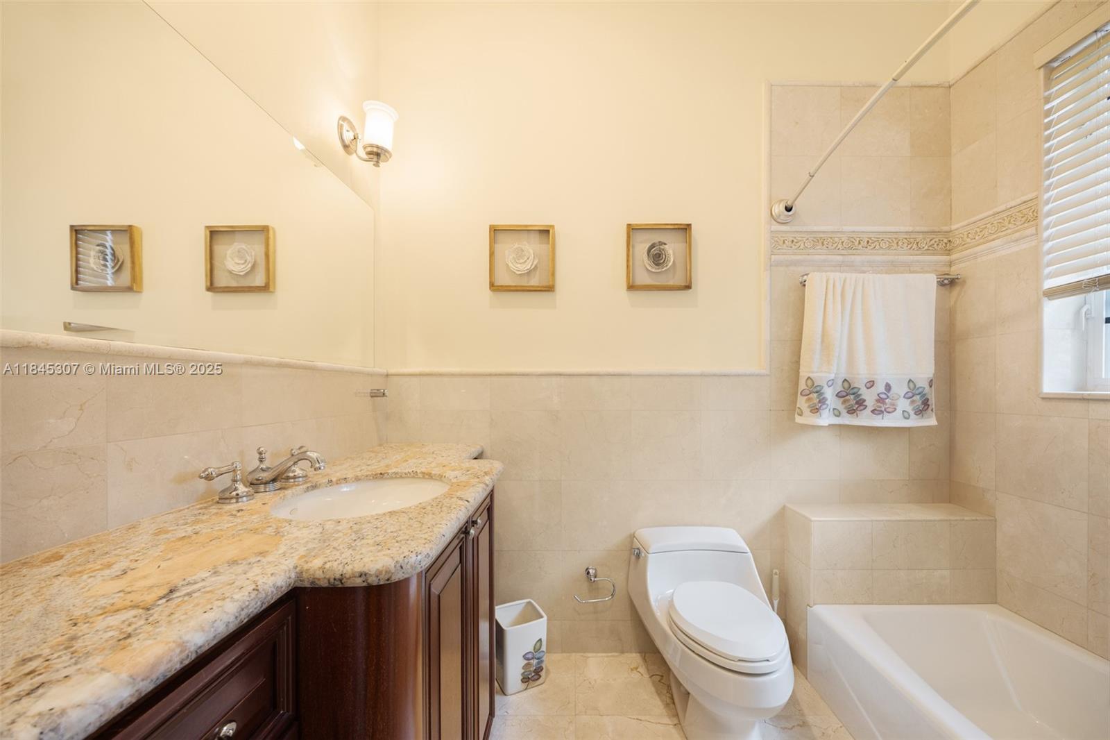 Ver detalles / sq. ft. $ 2025-07-22 0 foto