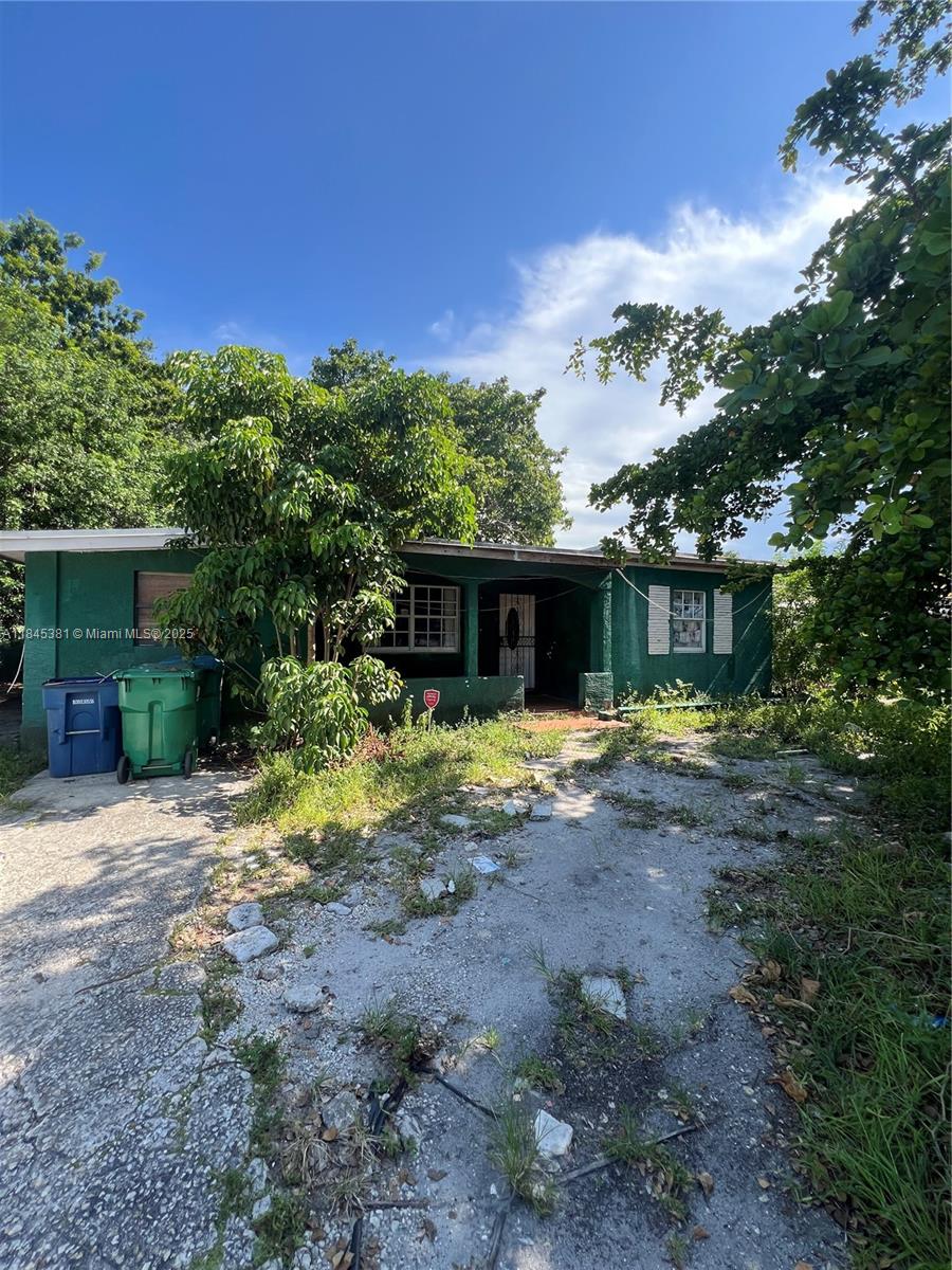 See details 1830 3 / 2 1067 sq. ft. $ 2025-08-12 0 Photo