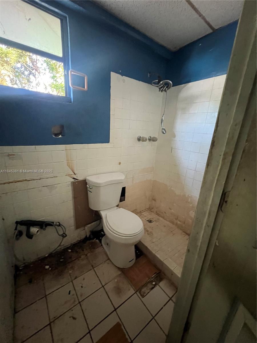 See details 1830 3 / 2 1067 sq. ft. $ 2025-08-12 0 Photo