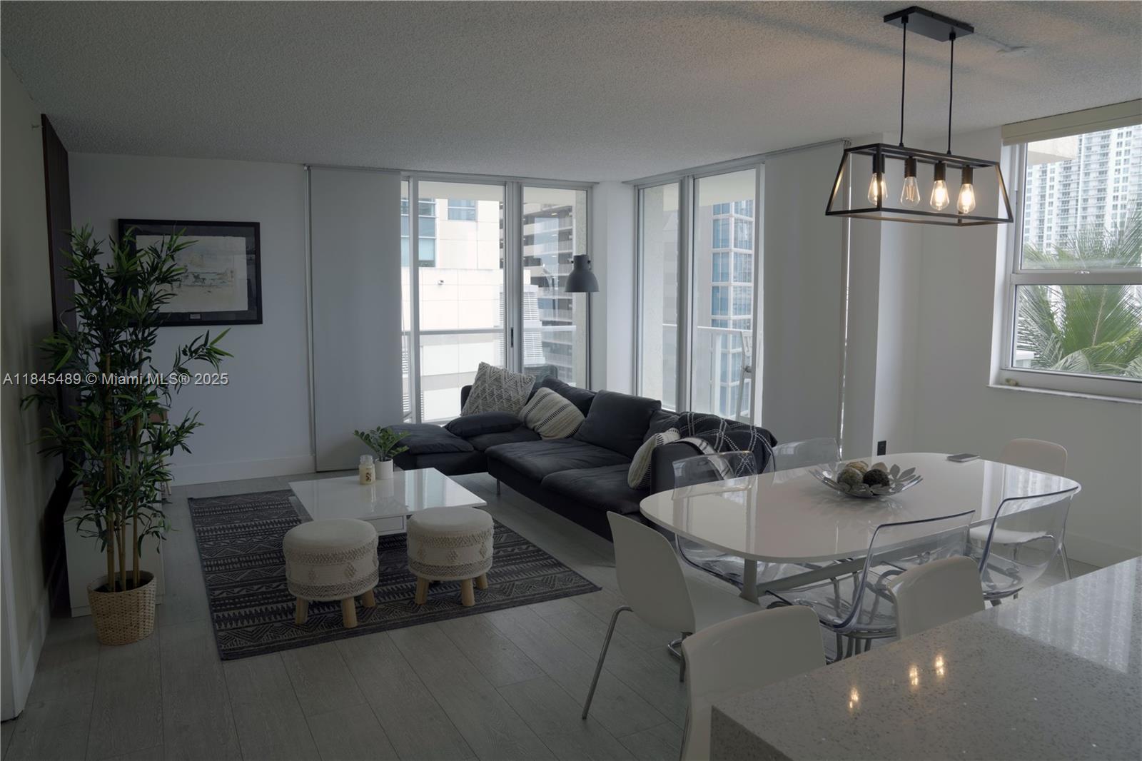See details 902 3 / 2 1470 sq. ft. $ 2025-08-05 0 Photo