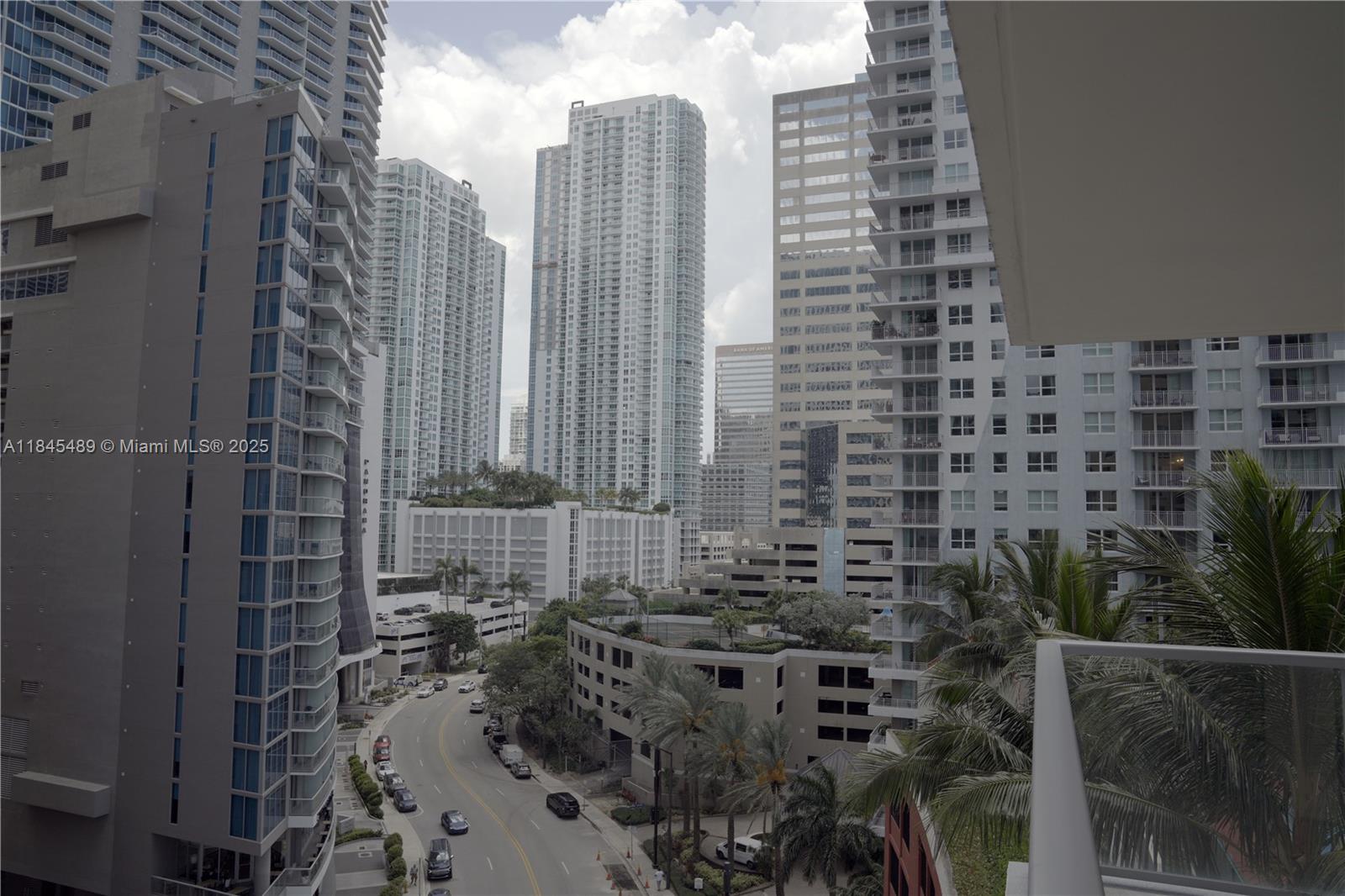 See details 902 3 / 2 1470 sq. ft. $ 2025-08-05 0 Photo
