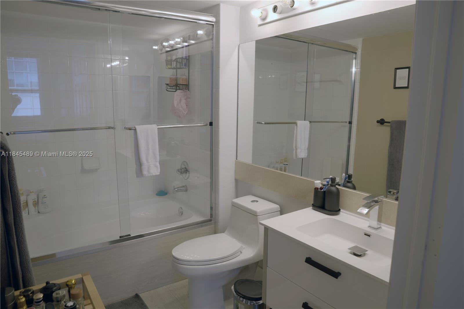 See details 902 3 / 2 1470 sq. ft. $ 2025-08-05 0 Photo