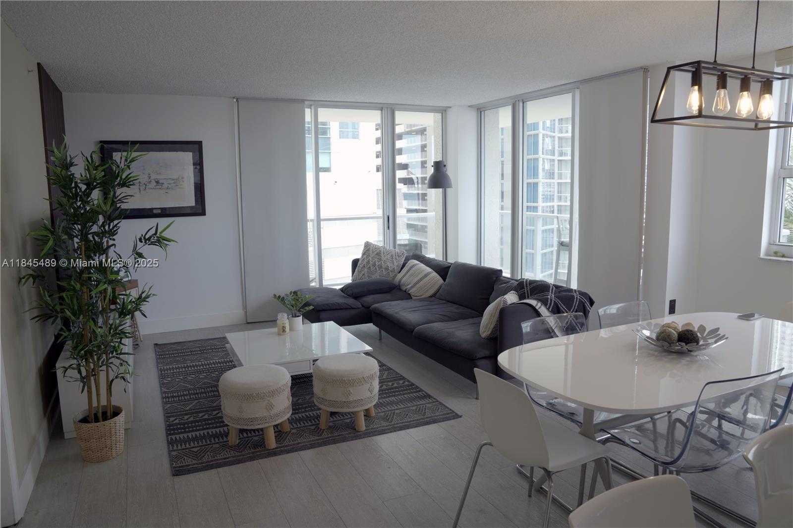 See details 902 3 / 2 1470 sq. ft. $ 2025-08-05 0 Photo