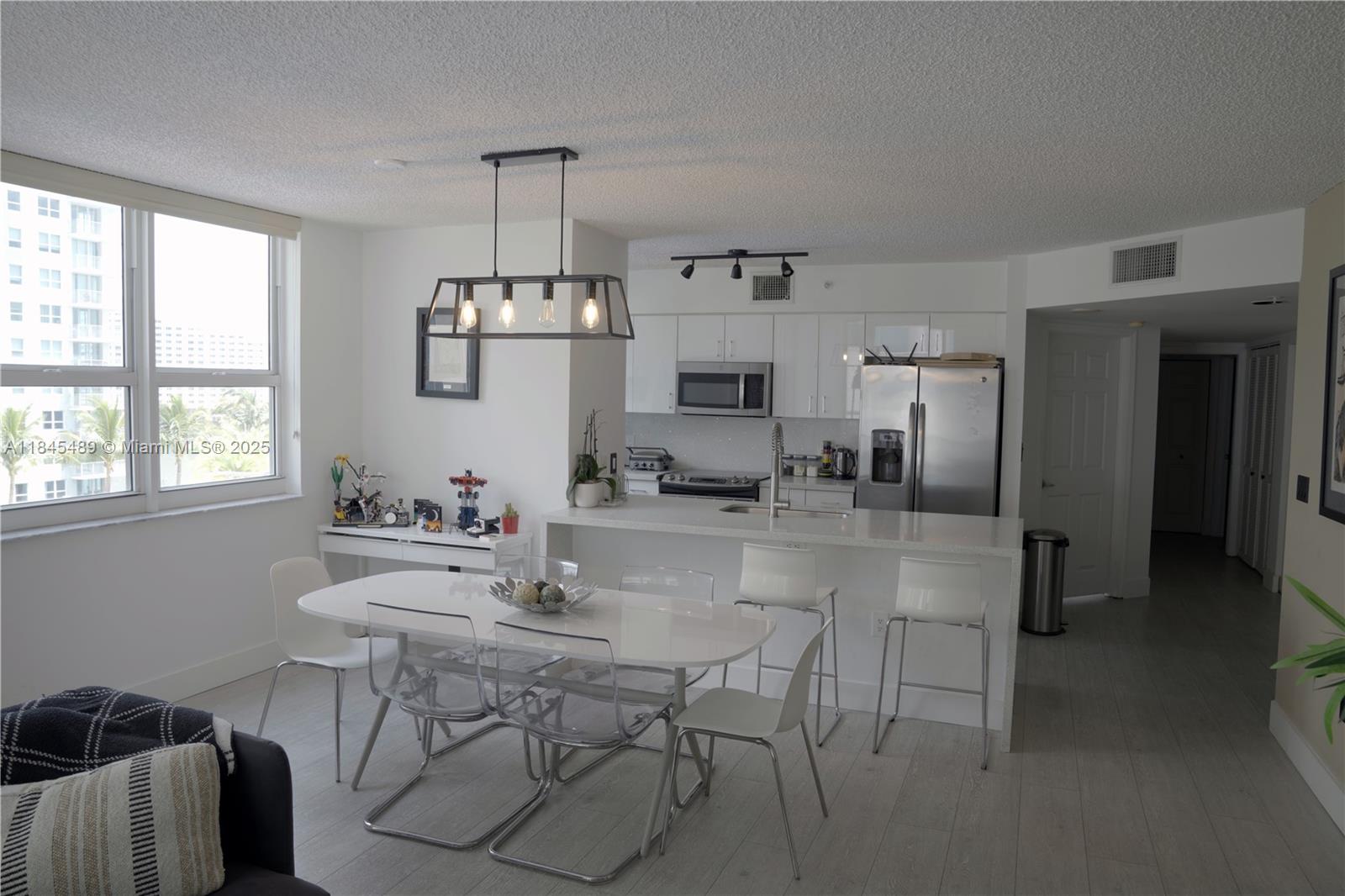 See details 902 3 / 2 1470 sq. ft. $ 2025-08-05 0 Photo